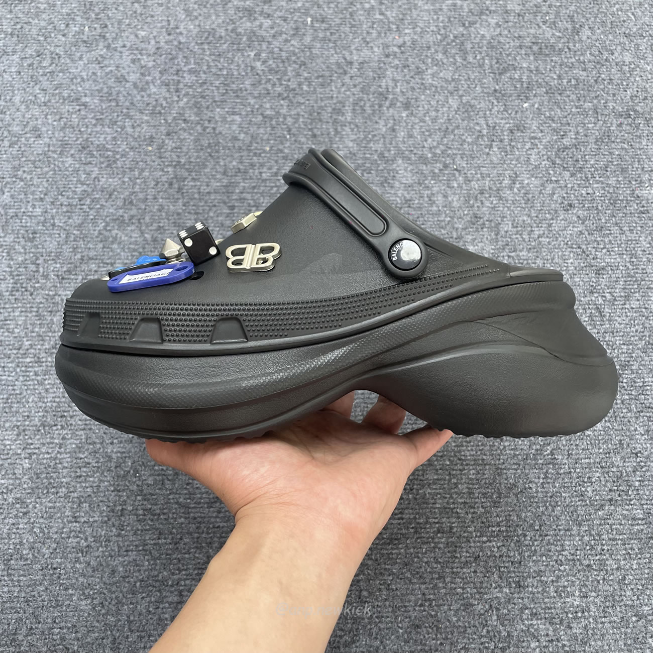 Balenciaga X Crocs Mule Black Silvery Multicolor Jibbitz Womens 720762 W0fow 1000 (7) - www.newkick.vip